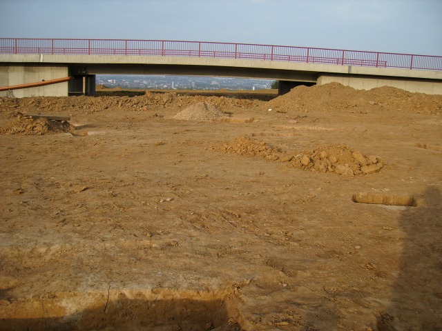 Brücke auf bronzezeitlicher Siedlung